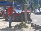 В центре Краснодара произошло ДТП с участием двух авто: видео