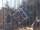 В Краснодаре в парке Галицкого перевернулся строительный кран