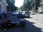 В Краснодаре парень с девушкой разбились на мотоцикле 