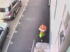 Краснодарка, бросившая грудного ребенка на улице, попала на видео
