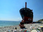  «Печально», – краснодарец побывал у выброшенного на берег сухогруза Rio 
