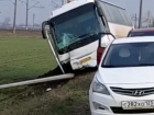 В Краснодарском крае автобус со школьниками протаранил столб и едва не перевернулся