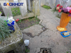 В Краснодарском крае вандалы разгромили надгробия на сельском кладбище