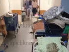 В краевой больнице Краснодара дети спят в коридорах