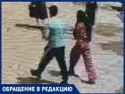Краснодарцы забрали забытую на лавочке сумку с деньгами и документами и попали на камеры