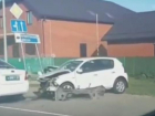 На Кубани автоледи на иномарке врезалась в автомобиль ДПС
