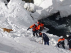 В горах Сочи пропавшего сноубордиста ищут 23 спасателя