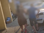 В Туапсе пара набросилась на мужчину с веслом: видео драки у сапов