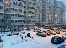 В Краснодаре выпал первый снег: фото и видео