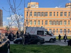 В Краснодаре девятиклассник с перцовкой отправил двух школьников в больницу