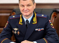Генерал из Сочи не покинул кресло начальника УВД после обвинений о связях с ОПГ и проститутками