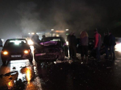 В лобовом столкновении двух легковых под Новороссийском погиб мужчина