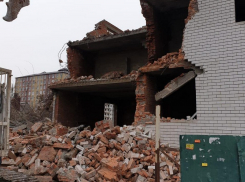 Многоквартирный самострой начали сносить в Прикубанском округе Краснодара