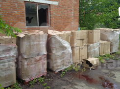 У заброшенной продуктовой базы в Краснодаре нашли целую партию смертельного «Мистера Сидра»