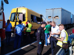 Большинство пассажиров микроавтобуса, разбившегося в Крыму, - жители Кубани
