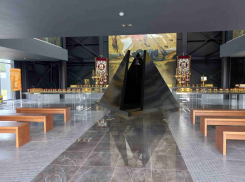 В Краснодарском крае показали стелу погибшим бойцам у часовни ЧВК «Вагнер»