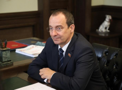 За большой вклад: президент России наградил спикера ЗСК Юрия Бурлачко 