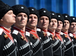 300 молодых кубанских казаков пополнили ряды армии ЮВО