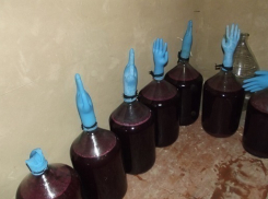 Новороссийские полицейские изъяли более 200 литров алкоголя у местного жителя