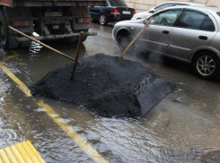 Только без паники: зимой продолжают класть асфальт в Краснодаре