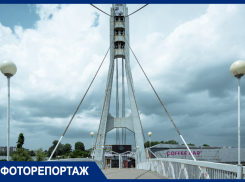 Пропаганда наркотиков и ищущий любви Серёжа: показываем, как в Краснодаре перекрасили Мост поцелуев 