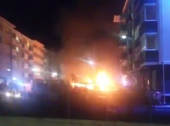  В Сочи сгорел прокат электрокаров 