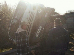 На Кубани «КамАЗ» подрезал «собрата» и скрылся с места ДТП