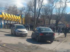 В Ростове на матч с «Краснодаром» за билетами выстроилась огромная очередь 