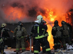  В Сочи загорелось нежилое здание 