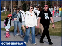 Пикники, танцы и фонтаны: тёплая погода спровоцировала наплыв гостей в парке Галицкого