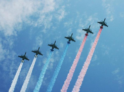 В честь 80-летия летного училища в Краснодаре пройдет воздушный парад 