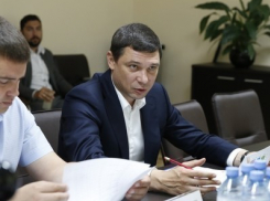 Мэр Краснодара поручил решить вопрос «воды с осадком» в городе