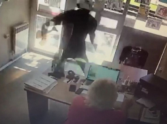 Мужчина с ножом ограбил микрофинансовую компанию в центре Краснодара 