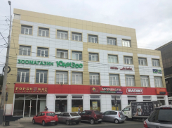 «Не вижу разницы»: краснодарцы пытаются оценить борьбу архитектора Машталир с уличными вывесками
