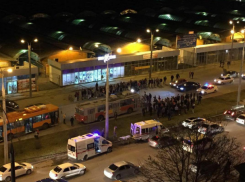 Футбольный болельщик после матча в Краснодаре попал под троллейбус 