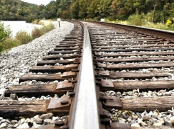 Юные партизаны в Сочи чуть не пустили под откос поезда