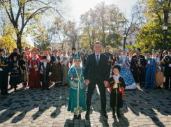 Мэр Евгений Наумов поздравил краснодарцев с Днём народного единства