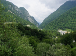 Спасатели в горах Сочи нашли мужчину с признаками переохлаждения 