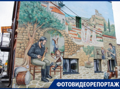 Цитаты философов и мурал с историей: как дом купца Лихацкого превратился в Греческий центр