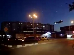 На видео попал момент тарана СУ-34 дома в Ейске