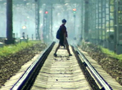 Под колесами поезда погибла 46-летняя женщина, приехавшая на Кубань в гости к дочери