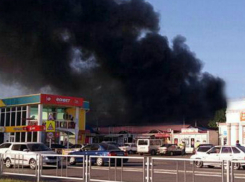 В Новокубанске произошел крупный пожар на центральном рынке