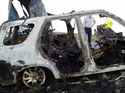 Заживо сгорели три человека в ДТП на Кубани