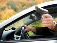 Участники свадебного кортежа в Адыгее устроили пальбу