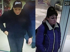 Грабители-сладкоежки попали на видео во время похищения конфет из магазина под Краснодаром 