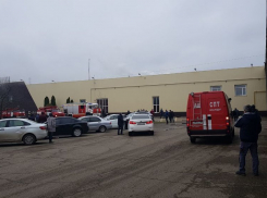 В Краснодаре из-за пожара эвакуируют работников «Орехпрома» 