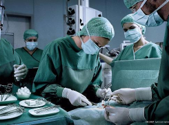 Краснодарские хирурги пересадили печень отца сыну