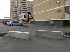 Разборки краснодарцев из-за дороги попали на видео