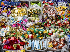 Мэрия Краснодара закупит 17 тысяч сладких подарков к Новому году