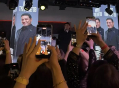 «Из больницы поехал выступать»: в Краснодаре со скандалом и давкой отгремел концерт Мурата Тхагалегова